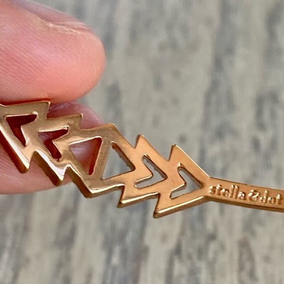 Stella & Dot Pave Triangle Cuff - Rose Gold - Picture 5 of 6